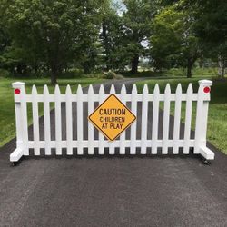 FREE STANDING DRIVEWAY GATES