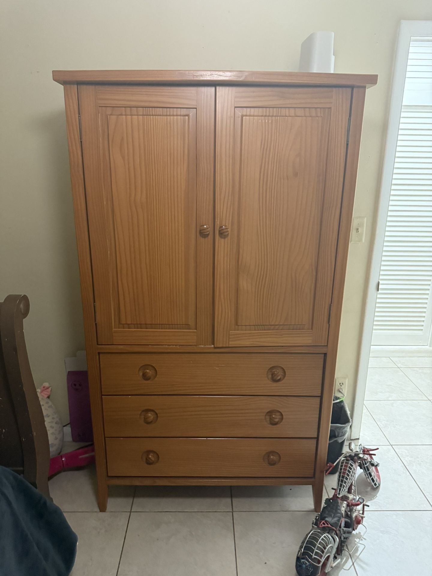 Armoire