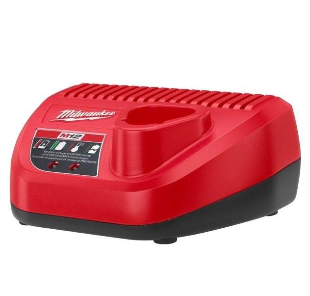 Milwaukee M12 Charger