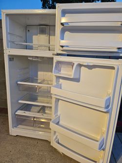 White Top-Freezer Refrigerator