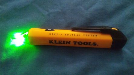 Voltage tester