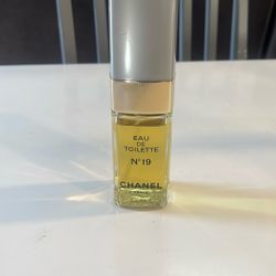 Rare Vintage Chanel No 19 