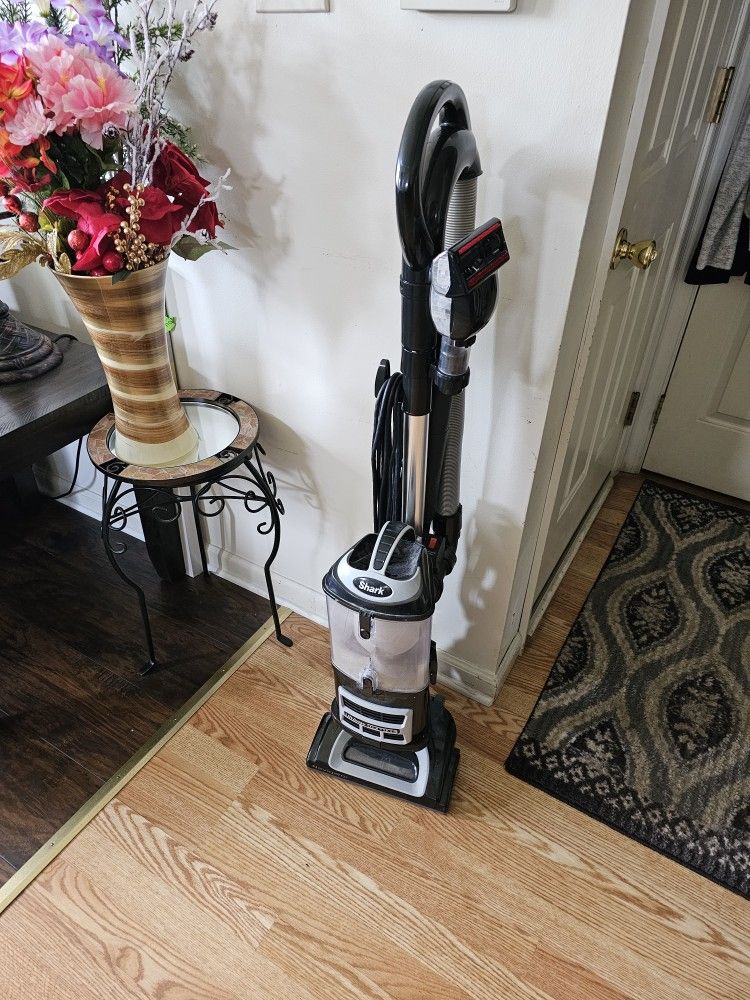 Shark Used Vacum Great Condition Clean