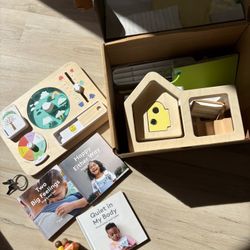 Lovevery Play Kit - The Observer Play Kit