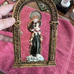 $10- Vintage plaster statue Holy Mother and Child 