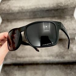 Oakley Holbrook XL Sunglasses New In Box
