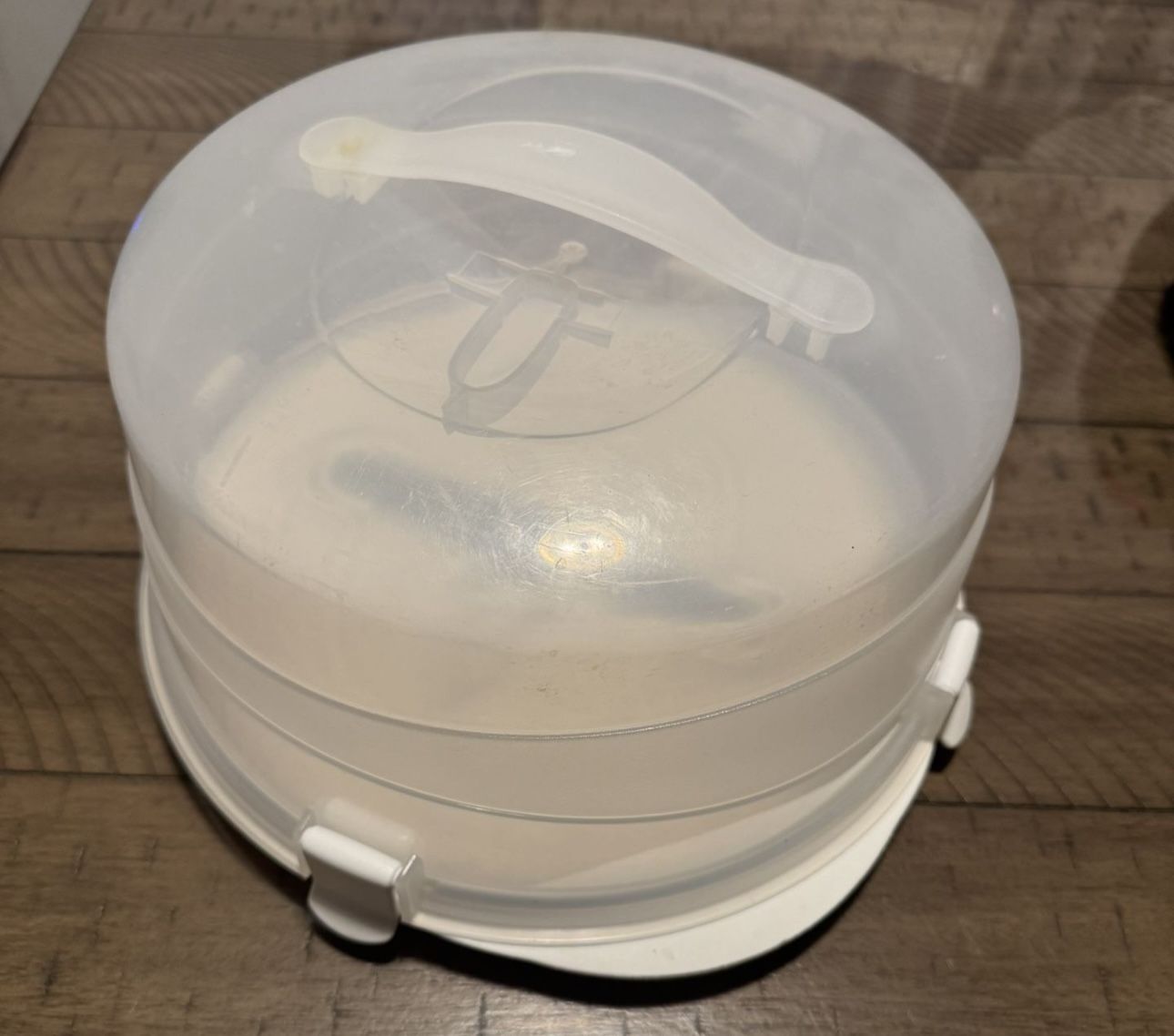 Cake Holder