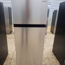 NEW Vissani
7.2 cu. ft. Top Freezer Bottom Refrigerator in Fingerprint Resistant Stainless Steel