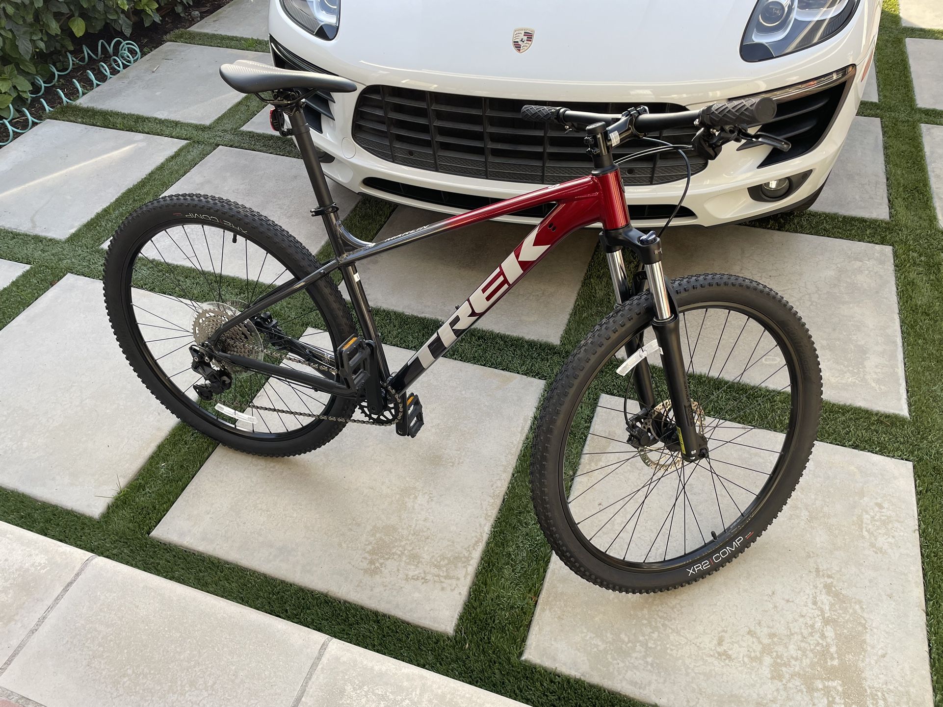 Trek Marlin 6 Large Mountain Bike