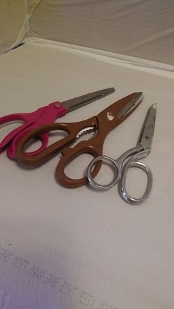 3 pairs of scissors