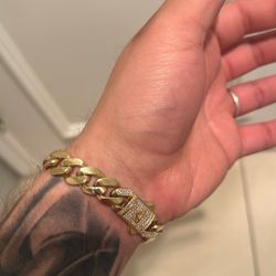 Gold Bracelet 