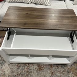Coffee/Living Room Table (Pick up)