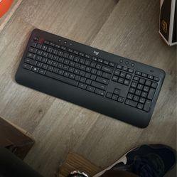 Logitech K540 Wireless Keyboard 