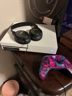 Xbox One S Console with Controller, games & charging station