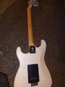 Donner Electric Guitar White FOR  PARTS NOT WORKING