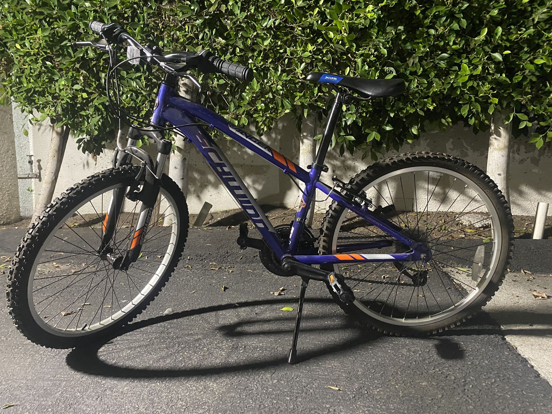 24” Kids Navy Blue Mountain Bike (7 Speeds)