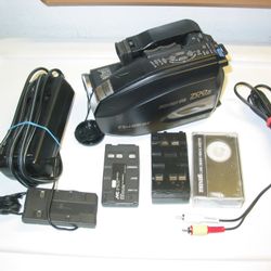 Vintage Quasar VM-D52 VHS-C Tape Cassette Video Camcorder Camera Player VCR w/Built-in Light