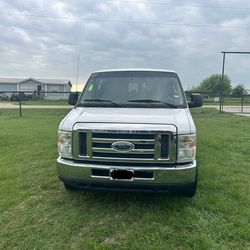 2013 Ford E-Series E-250 Cargo