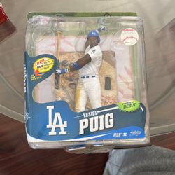 MLB Series 32 Yasiel Puig Dodgers McFarlane Action Figure