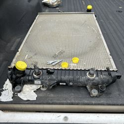Radiator 2006-2010 Chevy/GMC 2500HD 6.6 Duramax