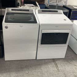 Whirlpool Washer And Dryer Laundry Set