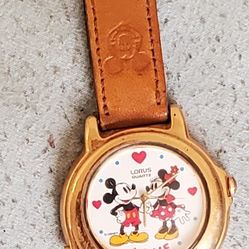 Lorus Musical Disney Mickey And Minnie Watch