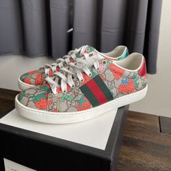 Womens Gucci shoes 7.5