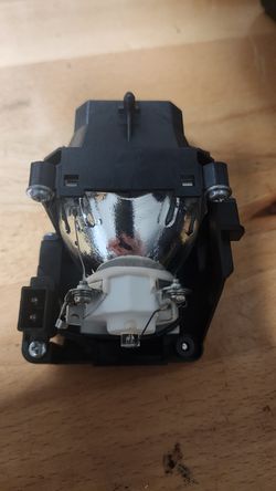 EIKI LC-WNS3200 Spare Projector Lamp with Housing - Untested