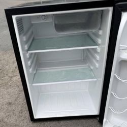 Mini Refrigerator Fridge With Freezer Free Local Delivery/30 Day Warranty