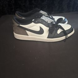 Jordan 1 Low Mocha Size 7y