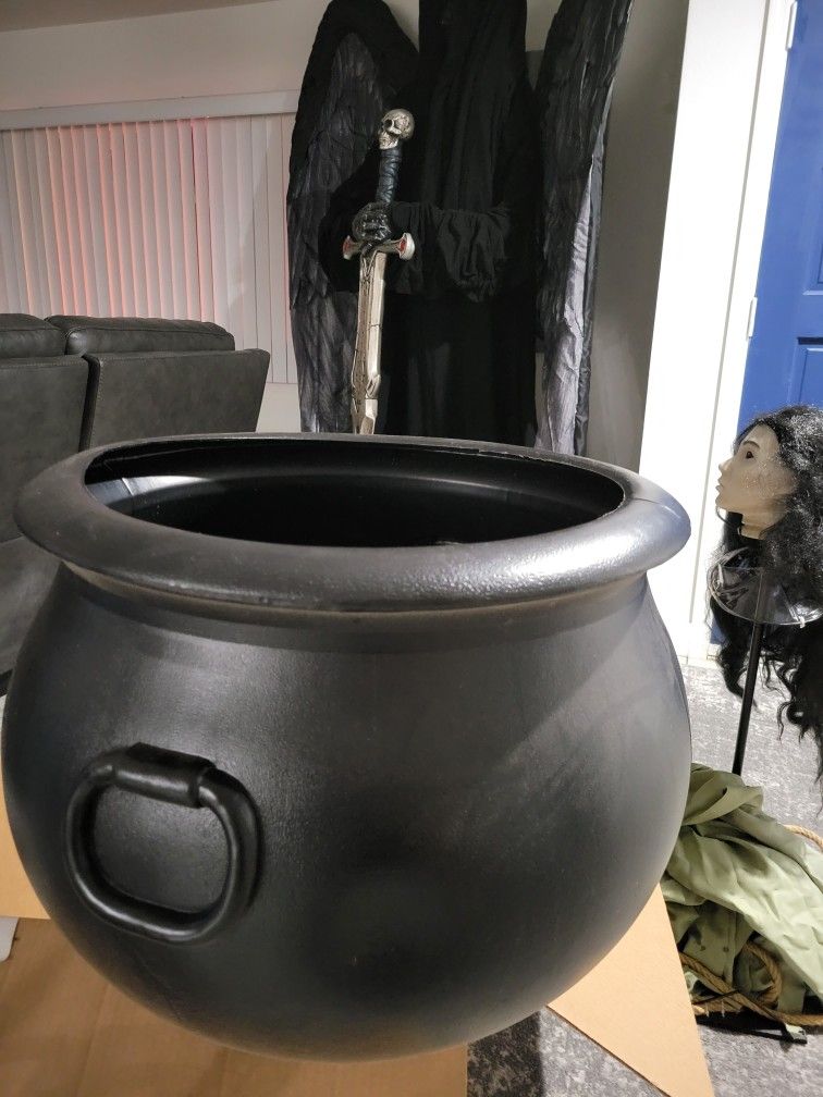 Extra Large Black Cauldron 22 Inch