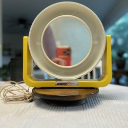 🪞 Vintage 1970s Clairol “Mirror Mirror” Lighted Makeup Vanity Mirror – Works!