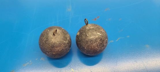 2 Fishing Weights
