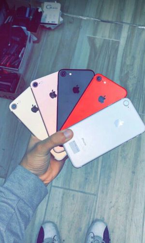 Photo Apple iPhone 7 : Factory Unlocked! (T-Mobile, AT AND T, Cricket, Metro AND International!) Brand New / Like New (Starting @ $179)