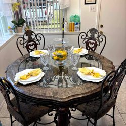 Round Dining Table With 4 Chairs