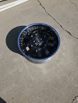 Land Rover Marinello Set Black On Chrome Rims