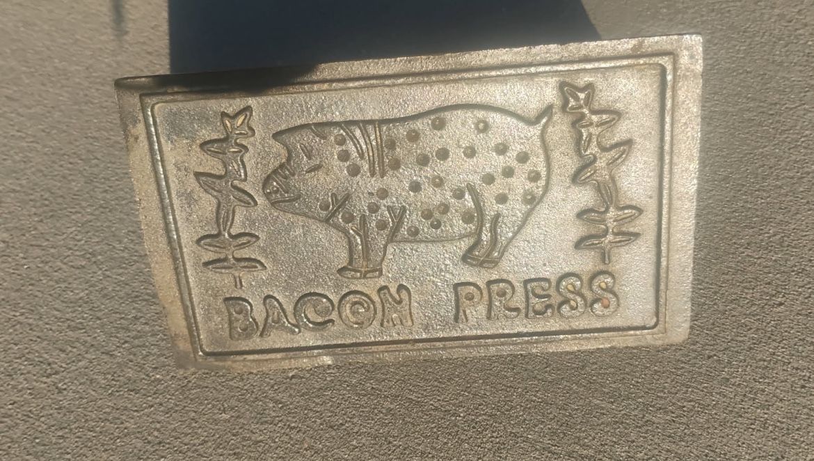 Piggy Bacon Press Cast Iron Great Condition Natural Wood Handle 7 1/4” Long 4” Wide