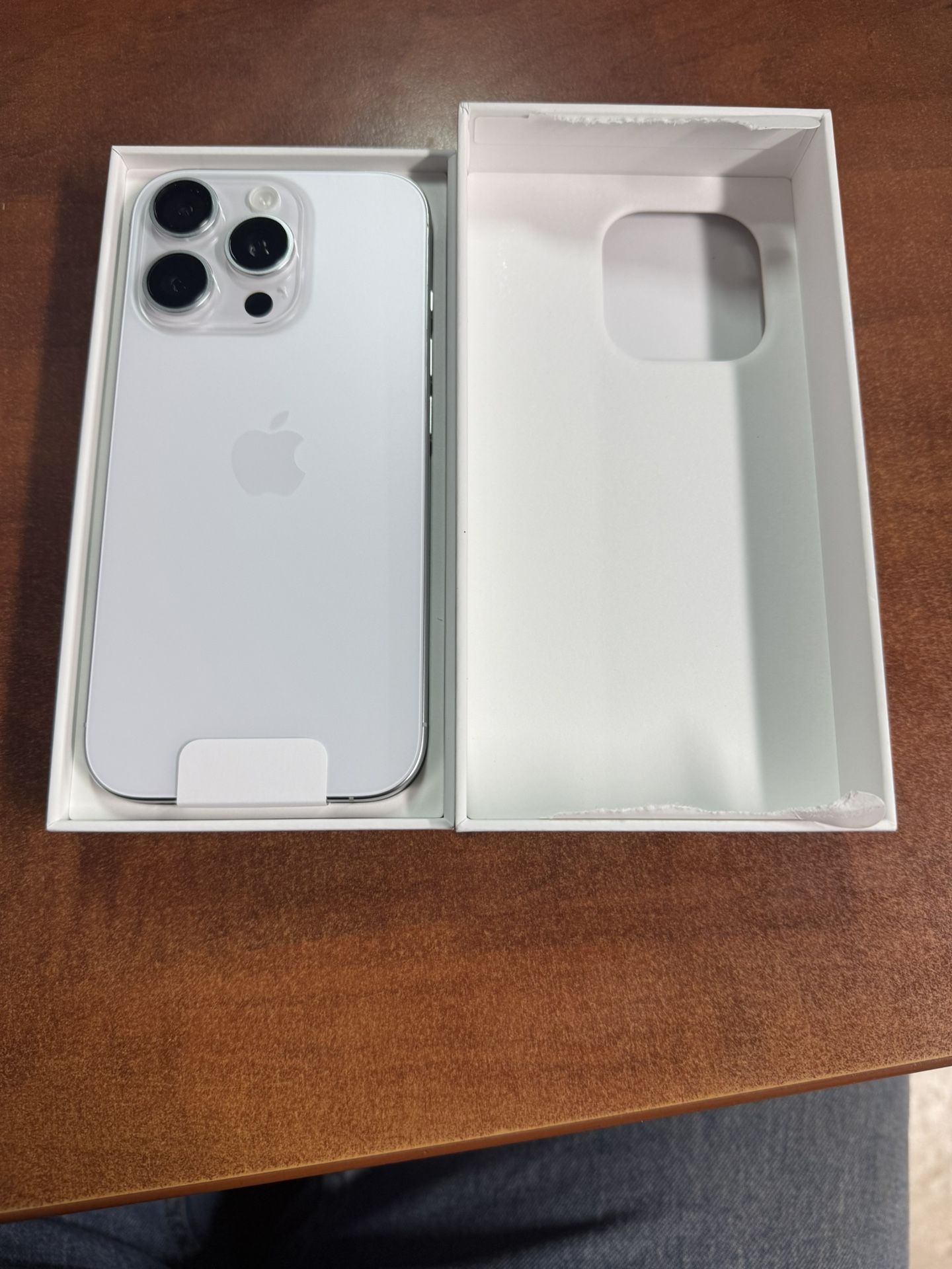 iPhone 16 Pro White Titanium 128gb