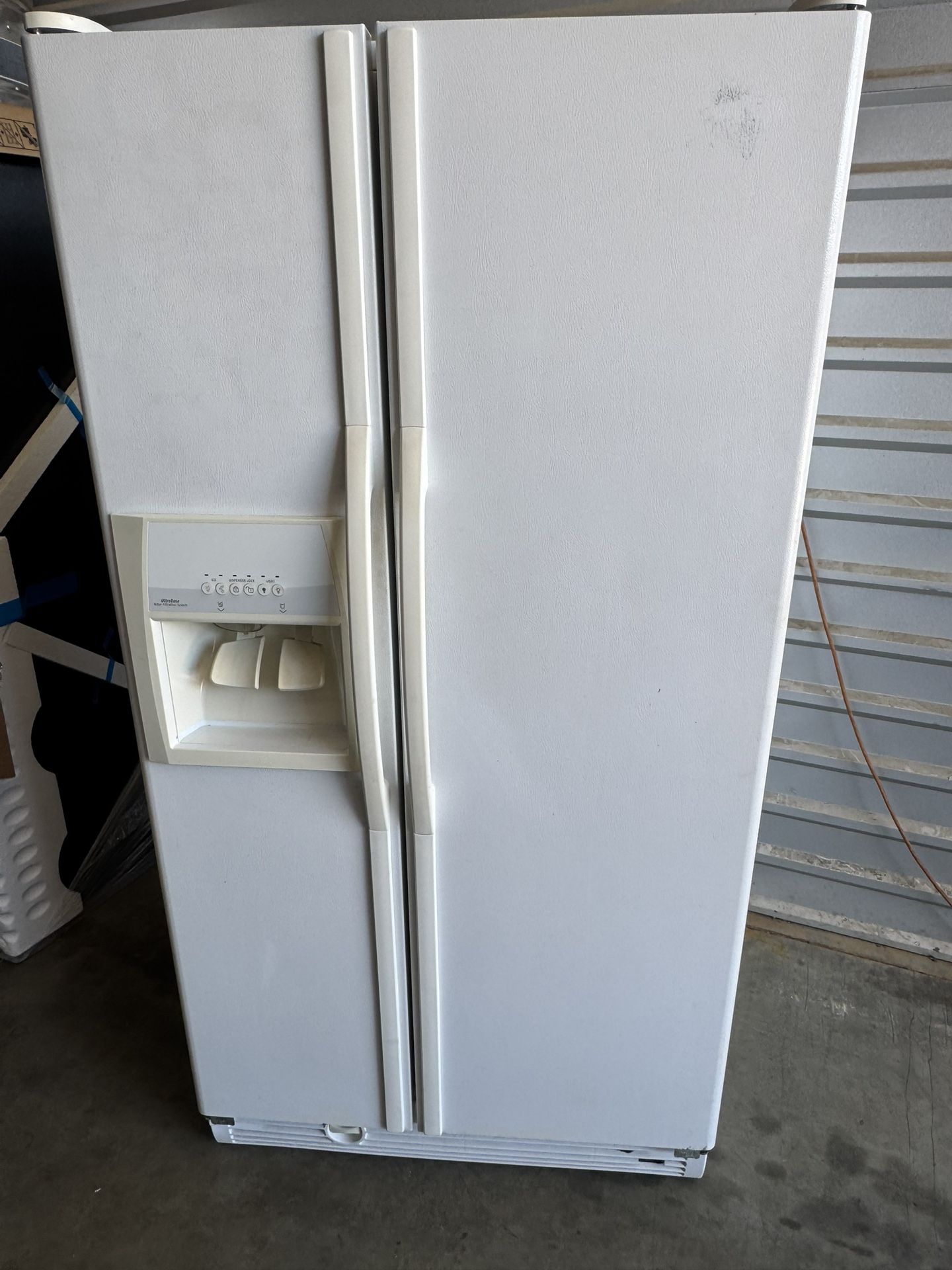 Whirlpool Refrigerator Side By Side for Sale in Euless, TX - OfferUp