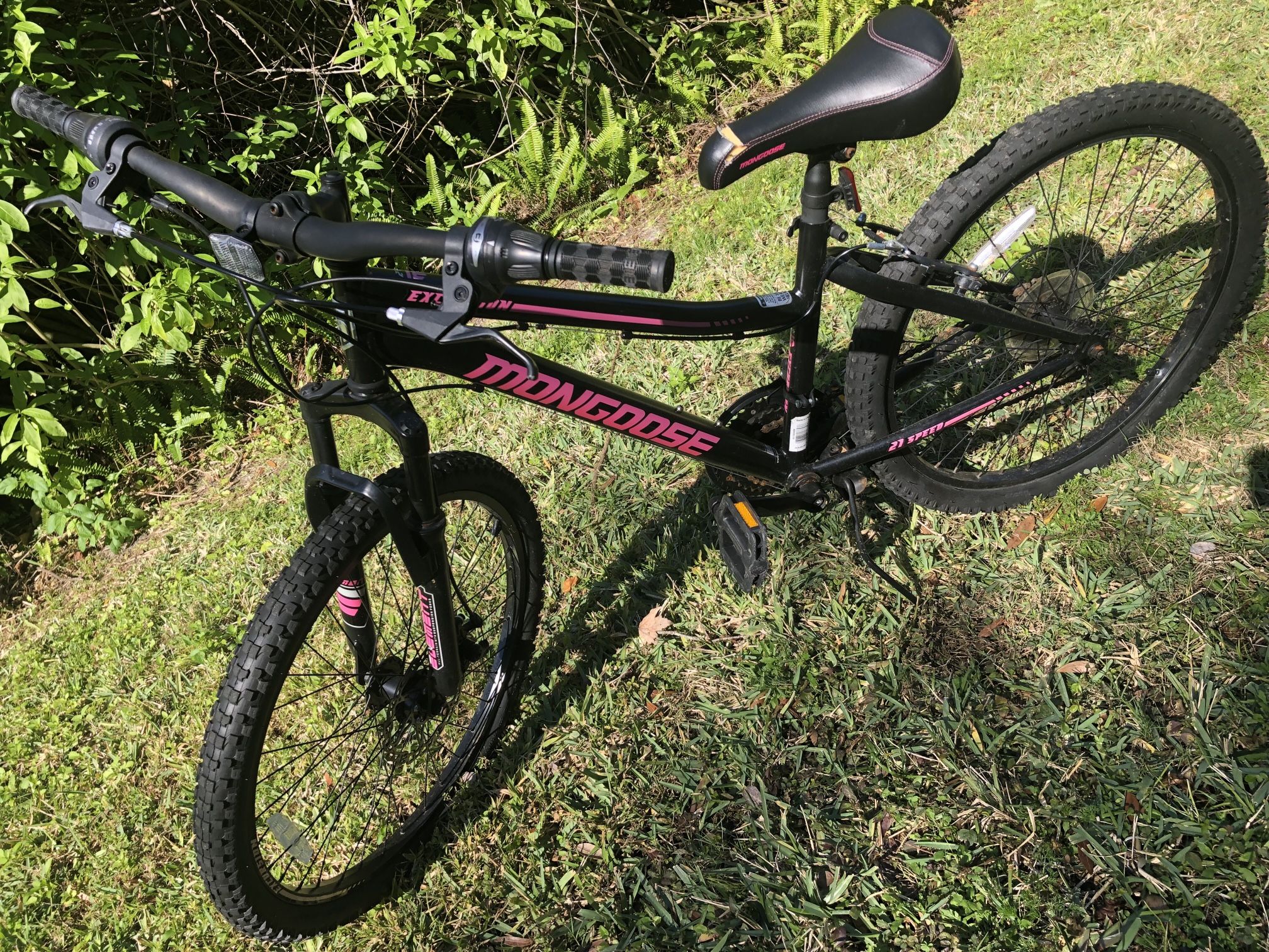 2 Bikes For Sale! 26” Genesis, 26” Schwinn & Excursion Mongddse 