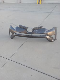 16 to 18 front bumper  toyota rav4  ( oem) little  damage