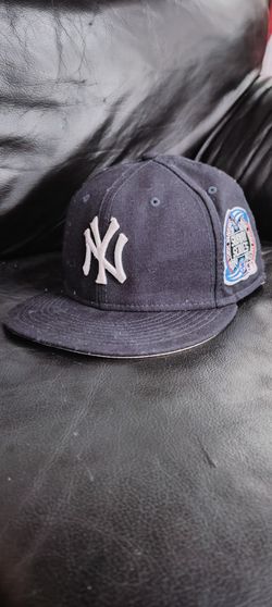 Yankees fitted hat with patch SIZE: 7 3/4