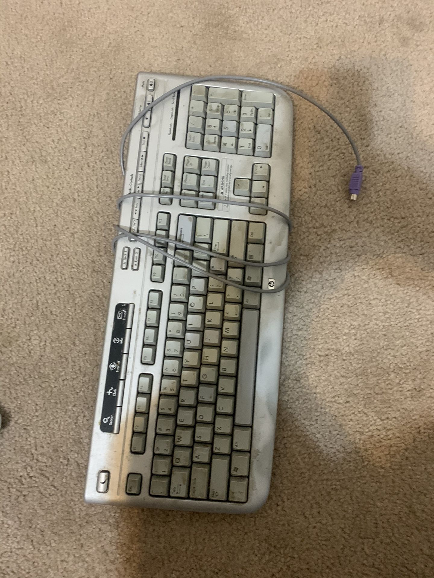 Computer keyboard ps/2 port