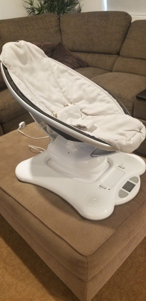 Mamaroo 4 Multi-motion Baby Swing Model 4m-005-00