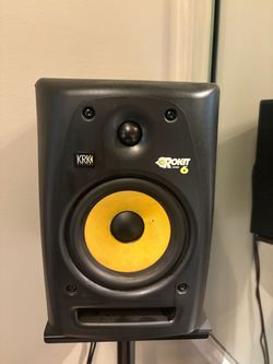 KRK Rokit6 Powered Studio Monitors/Speakers with stands