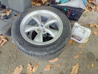 Vendo Un Set De Rines Y Llantas Semi Nuevas  Medidas  235/55 R 17 De 5 Birlos Para Mustang O  Tacoma De 5  Birlos Medidas  Un 95/100 De Vida  Precio $