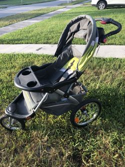 Kids’ stroller and bouncer