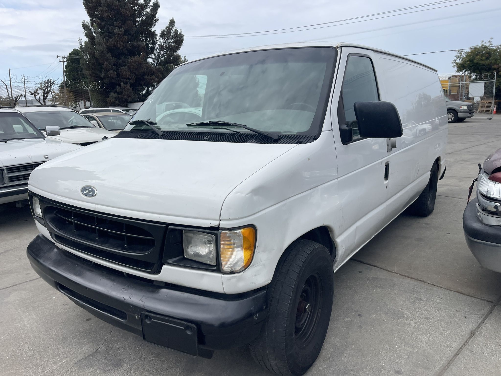 2001 Ford E-150