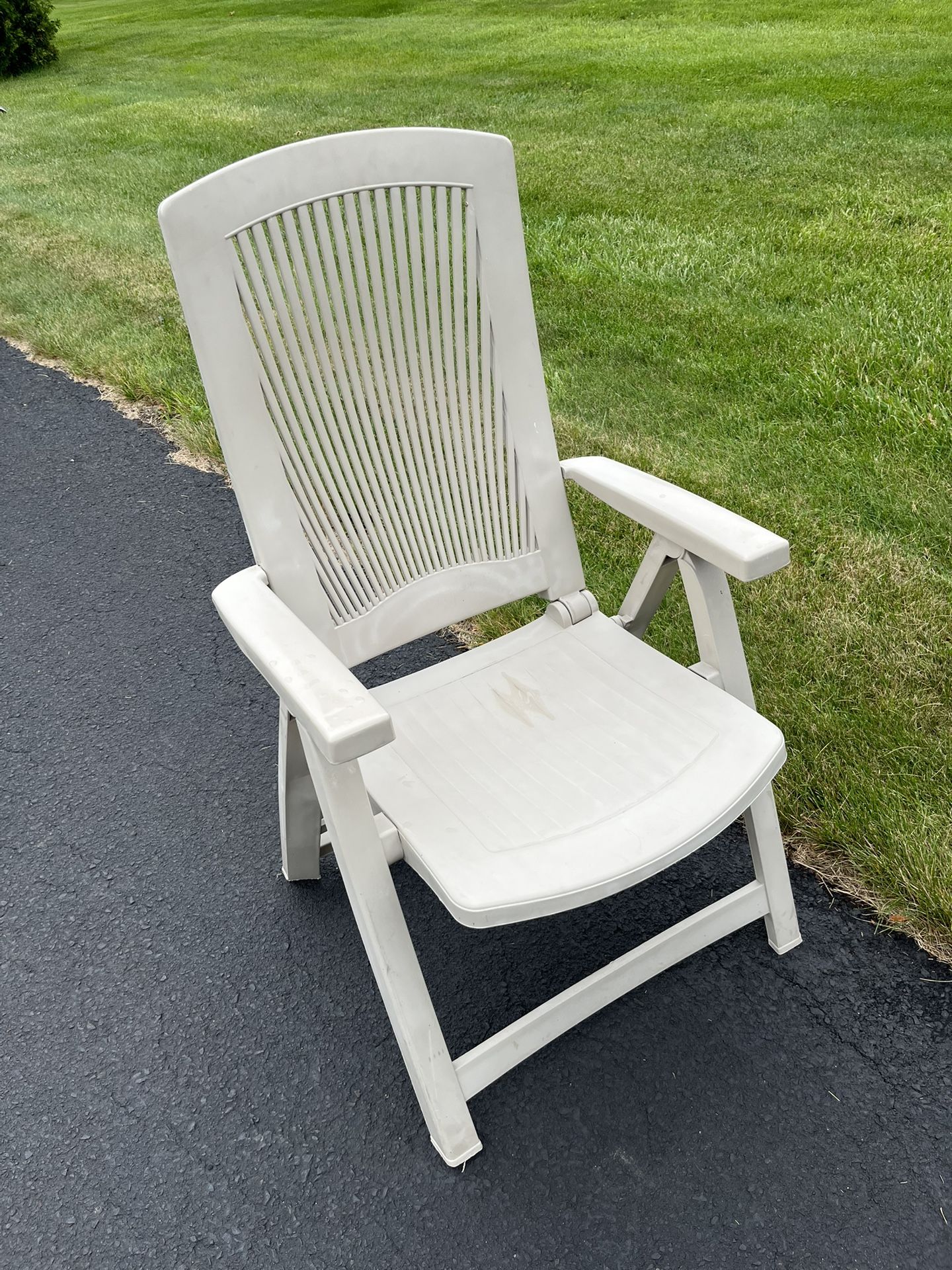 Free Plastic Reclining Chair