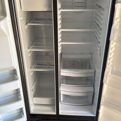 GE side-by-side refrigerator with water and icemaker